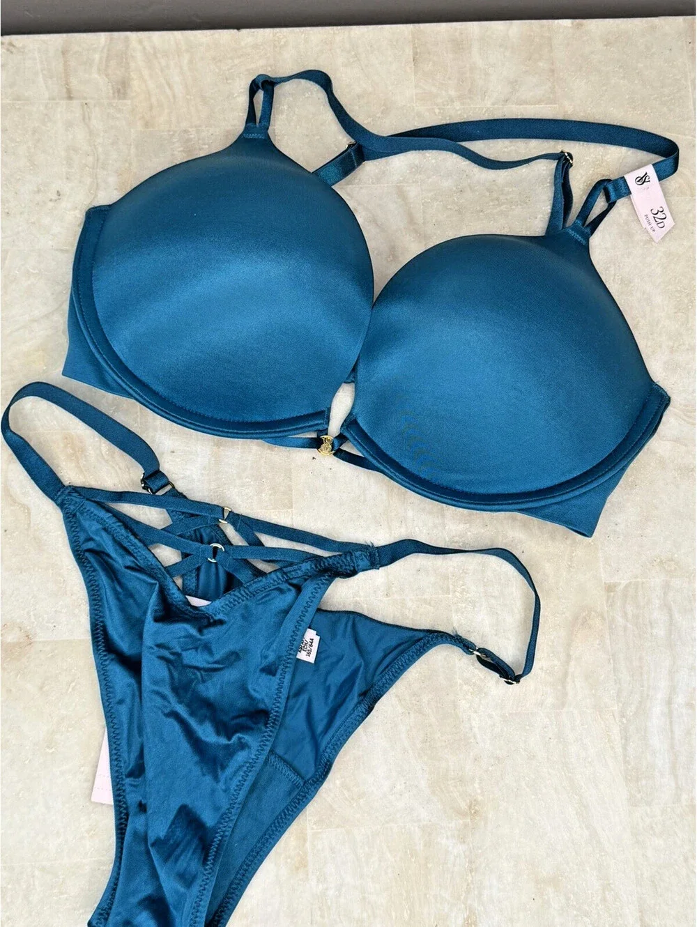 Victorias Secret Very Sexy Teal Straps Bra Set Size 32D NWT